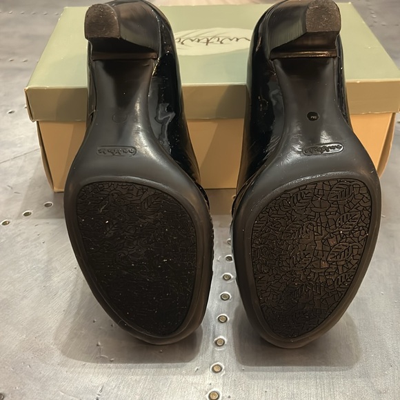 Nurture Black Patent Leather Peep Toe Heels Womens Size 8 - Picture 4 of 5